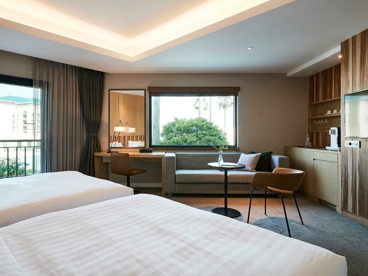 The Suites Hotel Jeju Seogwipo Exterior foto